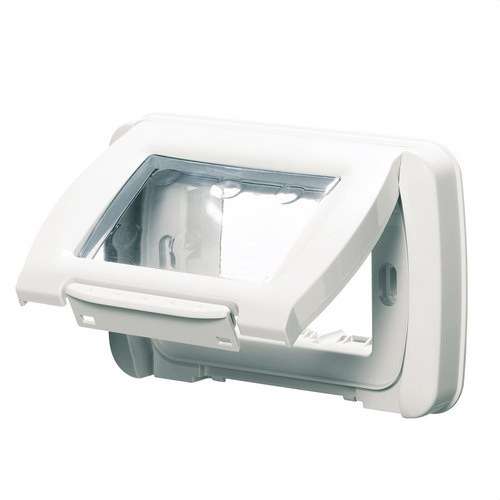 Placă etanșă pentru 3 module alb nor Top System cu referința GW22451 de la marca GEWISS