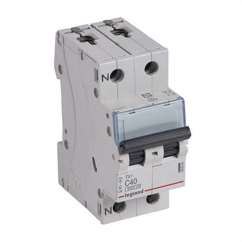 Magnetotermic TX3 P+N 40A Curba C Curba C 6kA cu referința 403590 de la marca LEGRAND
