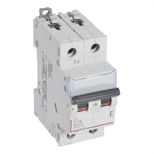 Întrerupător automat DX3 P+N 25A Curbă C 6/10kA cu referința 407758 de la marca LEGRAND