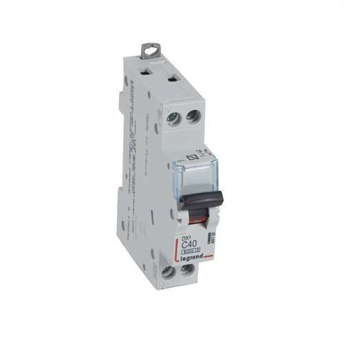 Întrerupător automat DX3 1P+N 40A Curba C 6/10kA cu referința 407732 de la marca LEGRAND