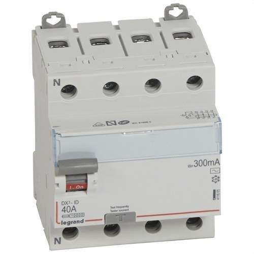 Diferențial DX3 4P 40A 300mA Clasa AC cu referința 411665 de la marca LEGRAND