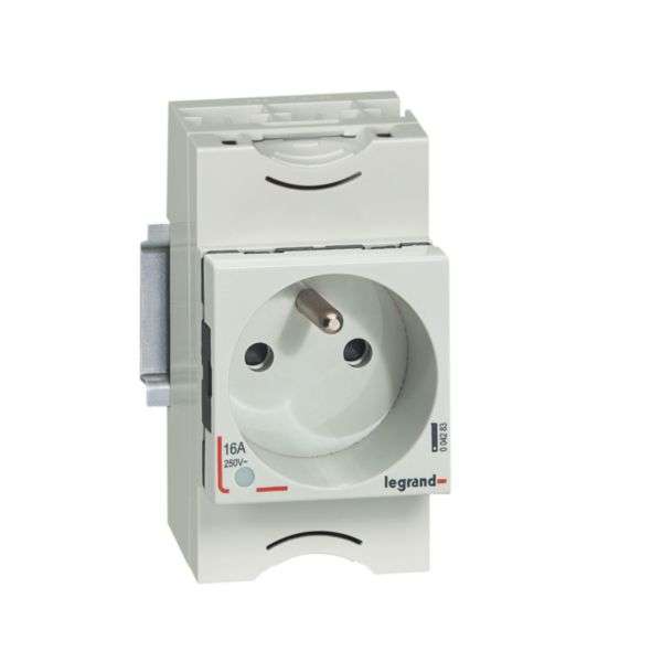 Priză de curent - 10/16A - 250V~ - 2P+T - cu obturator și indicator cu referința 004283 de la marca LEGRAND