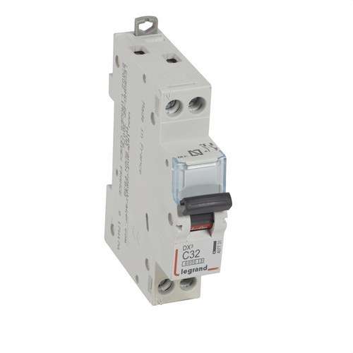 Întrerupător automat DX3 1P+N 32A Curbă C 6/10kA cu referința 407731 de la marca LEGRAND