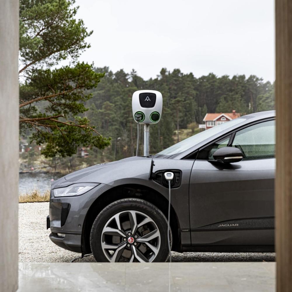 Încărcător auto electric dublu cu wifi 2 x 22kW Charge Amps Aura Sockets cu referința 101010 de la marca CHARGE AMPS