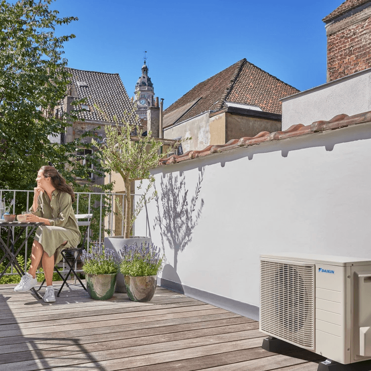 Aer condiționat 2x1 cu wifi Daikin Perfera 2,0 kW + 5,0 kW cu referința KITDAIPER2MXM50A2050 de la marca DAIKIN