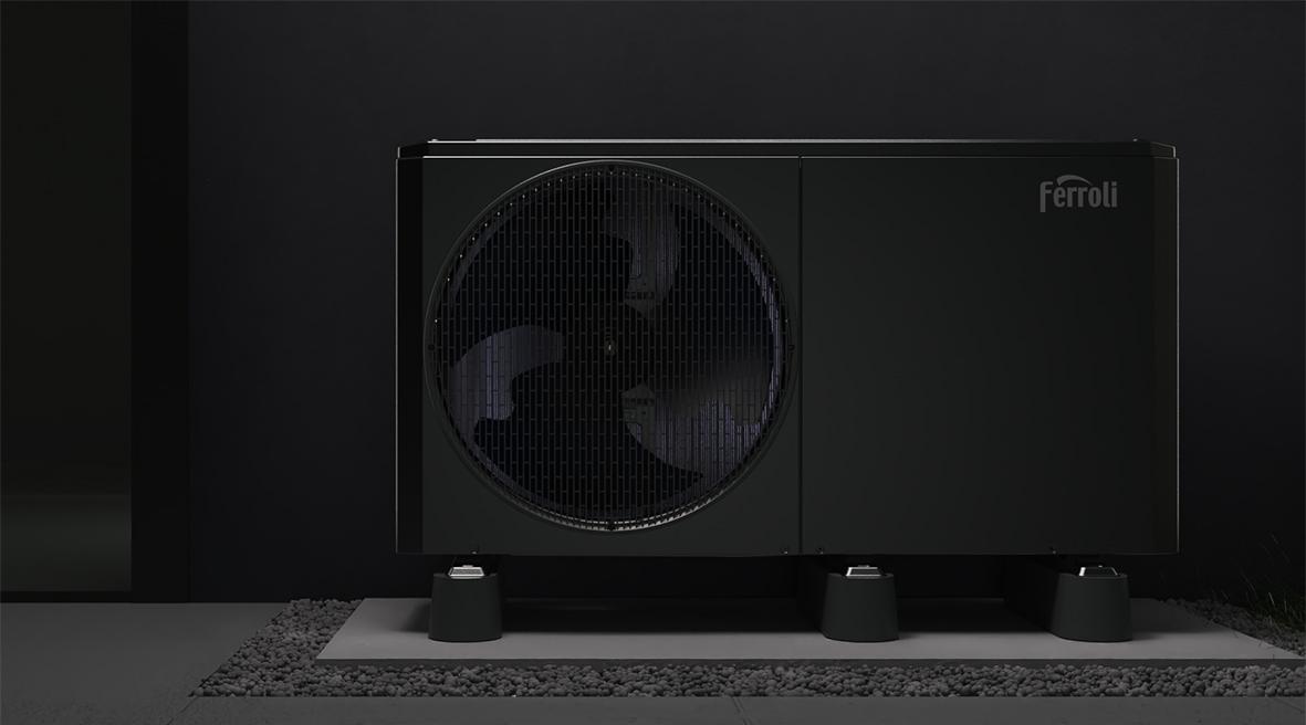 Pompă de căldură aerotermală monobloc R290 Ferroli OMNIA Life M 4 kW cu telecomandă cu referința 4B4770049 de la marca FERROLI