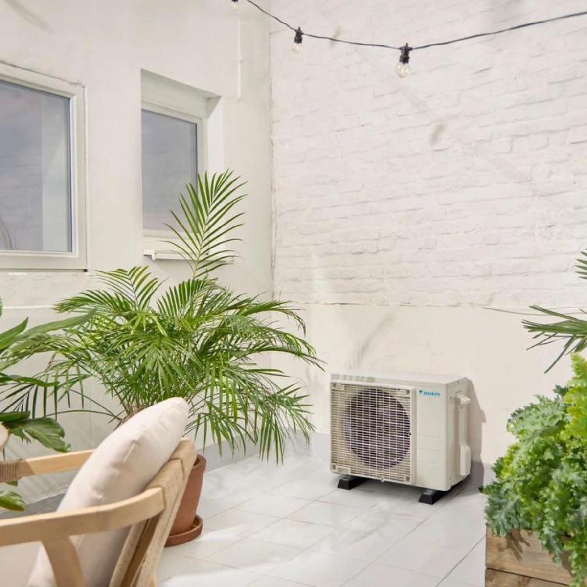 Aer condiționat cu wifi Daikin Sensira TXF25F 2,5 kW 9000 BTU cu referința TXF25F de la marca DAIKIN